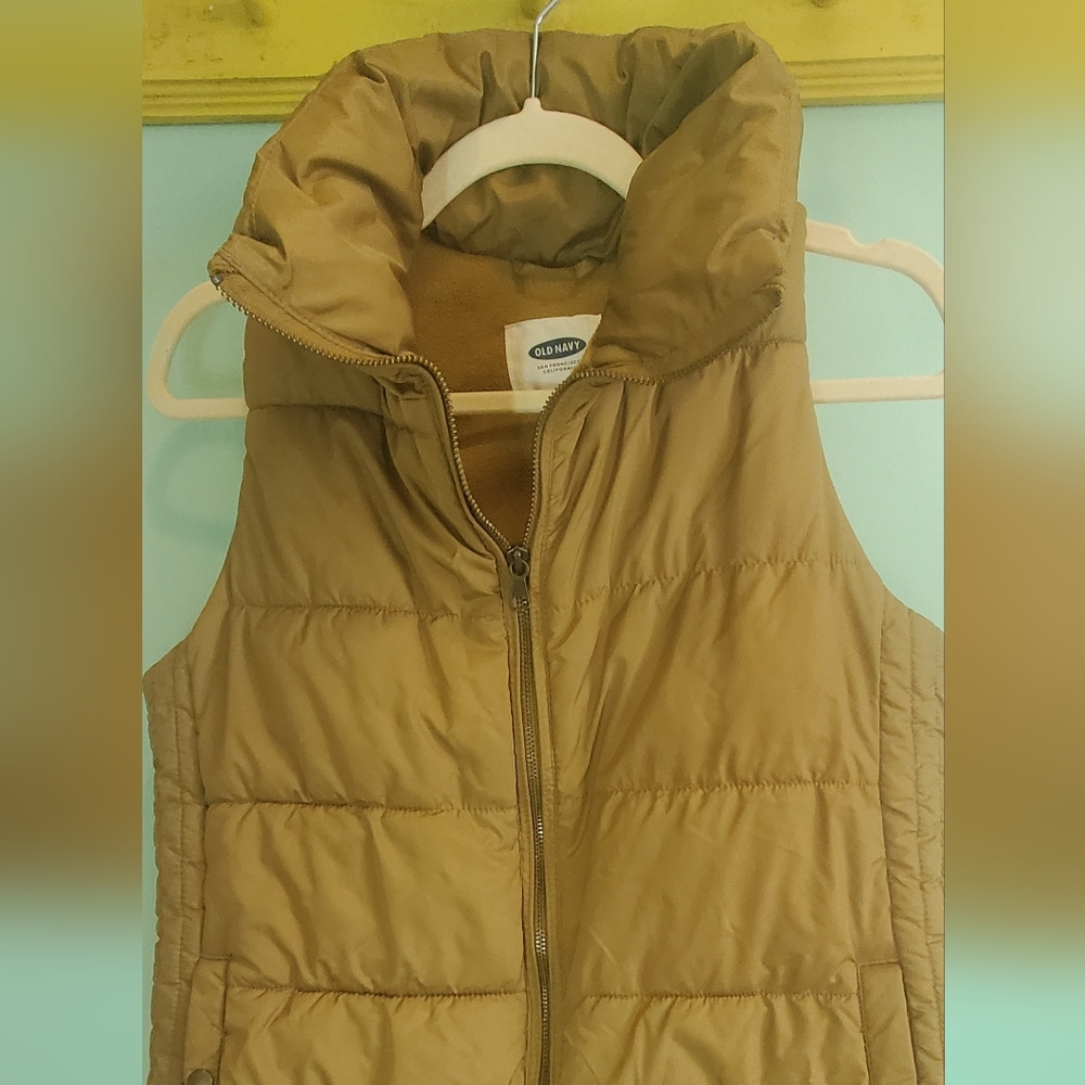 Old Navy Puffer Vest